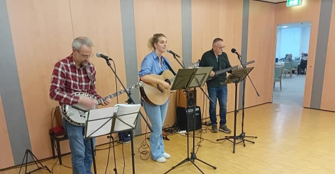 Countryband "Harvest" im Pflegeheim Bruderliebe Wels